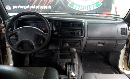 Imagem 7 de 11 de Mitsubishi L200 Sport 2.5 Branco 2005