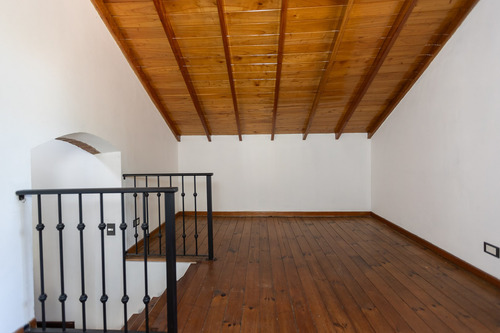 Casa De 5 Ambientes Con Quincho Y Pileta - Impecable - Bella Vista