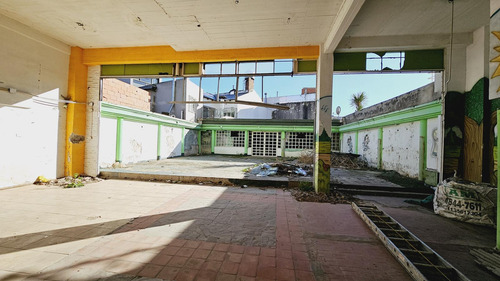 Local En Pleno Villa Bosch