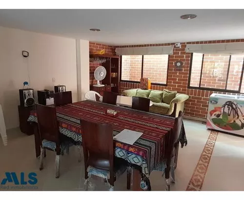 Casa Amplia En Sector Tranquilo(mls#242432)