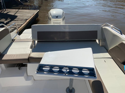 Quicksilver 2500 Lancha Cuddy