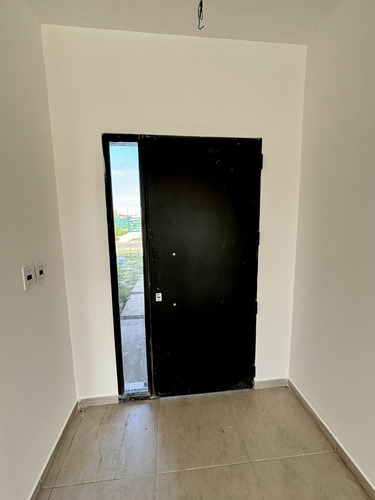 Venta Casa En San Sebastian Area 12 - 4 Ambientes