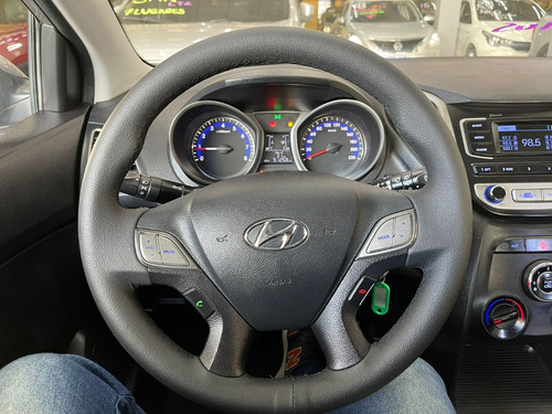 Imagem 4 de 11 de Hyundai Hb20 2018 1.6 Comfort Plus Flex 5p