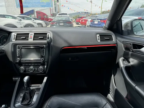 Volkswagen Jetta 2.0 Gli Dsg Paq. Navegación At