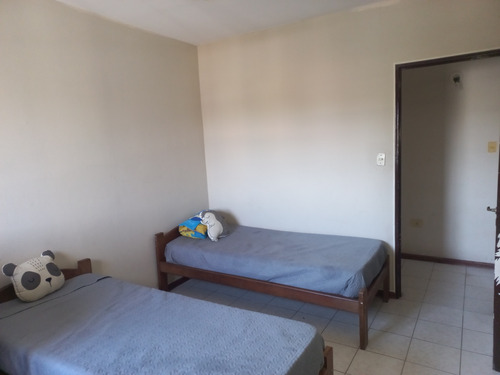 Flores Propiedades Vende Dpto. 4 Dormitorios Con Cochera Oportunidad!!!..saavedra Al 100