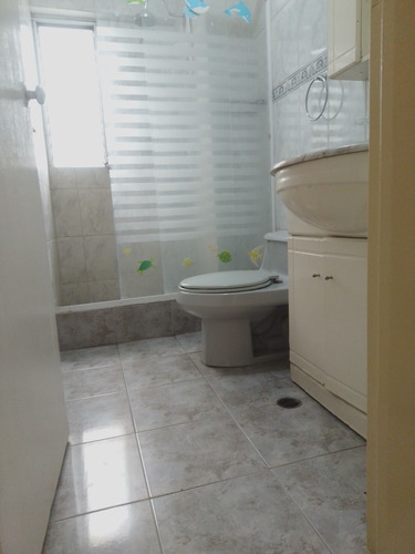 Se Alquila Espectacular Apartamento Amoblado Santa Mónica 2