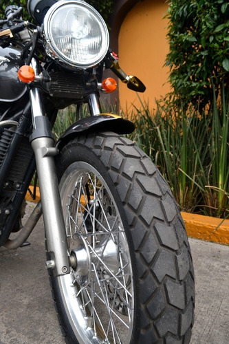 Imagen 11 de 15 de Flamante Triumph Thruxton 900 Emplacada Muy Llamativa