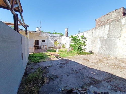 Venta/permuta- Galpón Con Oficinas Y Terreno. España Y Hospitales, Rosario.