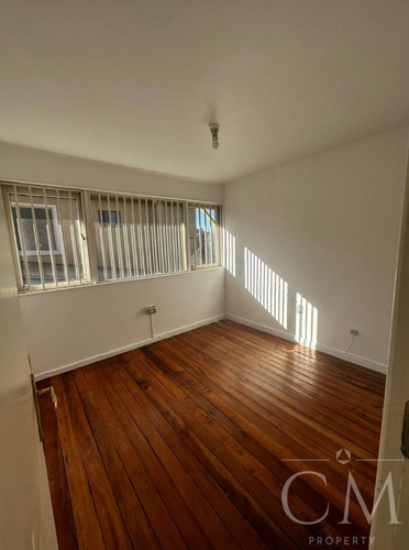 Local Comercial En Calle Lautaro Con Las Heras