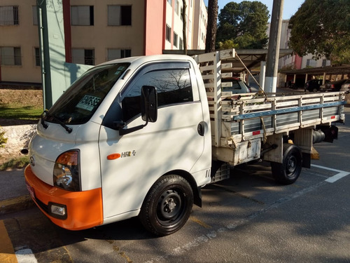 Hyundai Hr 2017 Com Carroceria - Único Dono - Pneus Novos