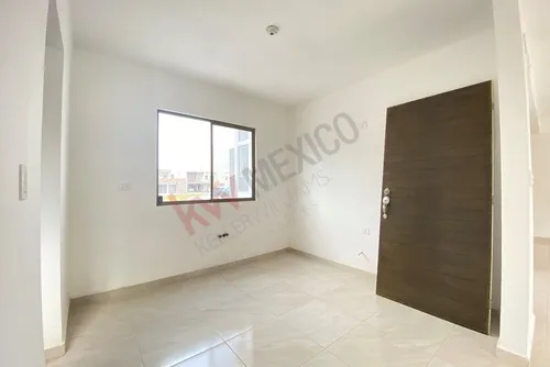 Casa Con Habitación En Planta Baja, Ubicada Al Oriente De Torreón.