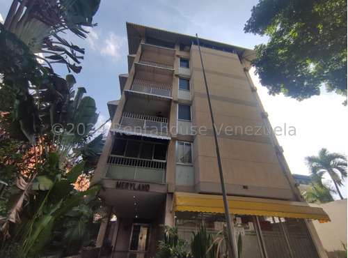 Bello Apartamento En Venta Altamira Amc 