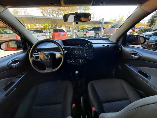 Imagen 7 de 12 de Toyota Etios Xls 1.5 M/t 2014
