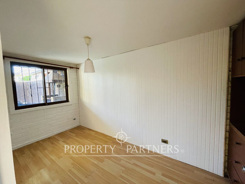 Santa Cruz, Casa En Barrio Residencial
