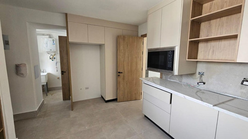 Apartamento En Venta Listo A Estrenar En Naco, Santo Domingo, 3 Habitaciones, Torre Moderna Con Área Social