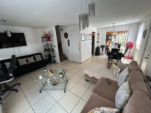 Se Vende Cómoda Casa Uf 3.990 ,valle Lo Campino, Quilicura