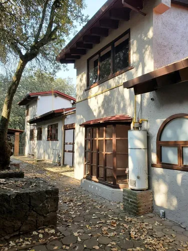 Casa Venta, Con Departamento O Estudio Independiente. 10 Estacionamientos.