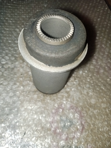 Buje De Meseta Inferior 48654-35010/ Toyota Hilux 4x2 -22r