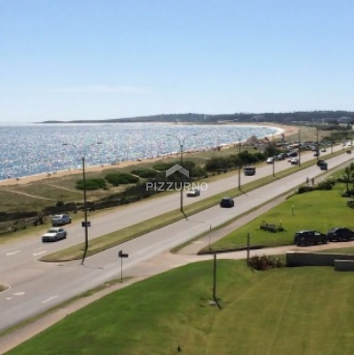 Moderno Apartamento De Dos Dormitorios Con Vista Al Mar - Punta Del Este- Ref: 332