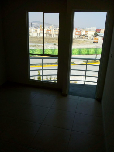 Casa De 4 Recamaras En Desarrollo Privado Con Acceso Controlado Y Casa Club Con Alberca