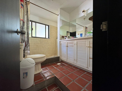 Casa Sola De Dos Niveles En Venta, En Privada Con Vigilancia En Lomas Tetela, Cuernavaca Morelos