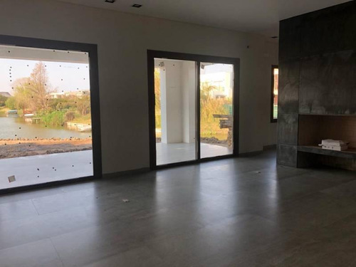 Imagen 2 de 21 de Casa Al Lago En Los Castores