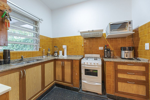 Venta Casa Dos Dormitorios Con Jardin En Fisherton