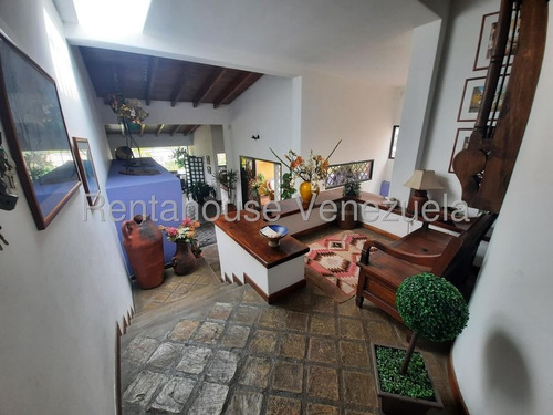 Bello Townhouse En Venta Ubicado En La Tahona 25-15574