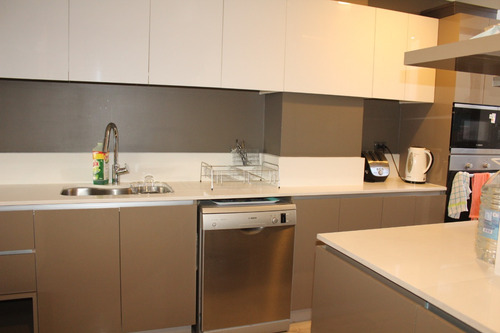 Triplex Con Amplios Espacios Y Modernas Comodidades