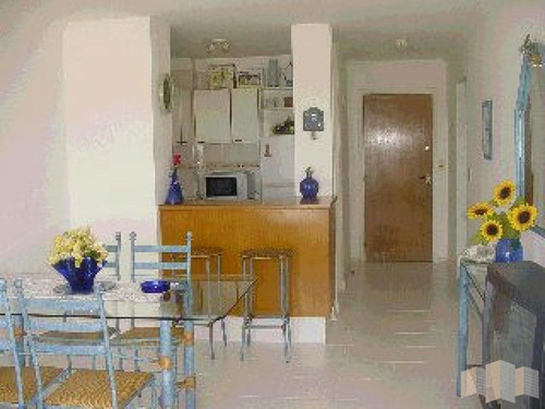 Imagen 5 de 17 de Hermoso Apartamento Con Excelentes Servicios De Uso Comun Y Magnãfica Vista Al Mar.