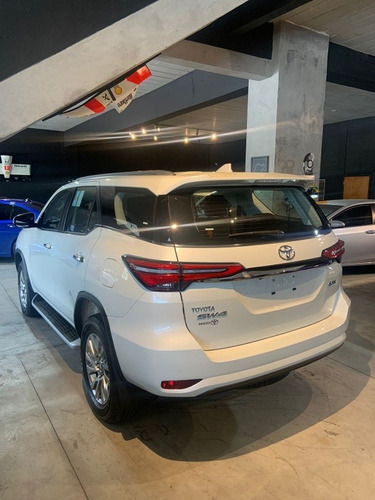 Imagem 4 de 10 de Hilux Sw4 Srx 2021 0km - São Paulo Motorsport