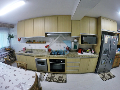 Imagem 13 de 30 de Sobrado À Venda No Bairro Cic, Com Três Quartos Sendo Um Suíte, Sala, Cozinha Ampla, Móveis Planejados, Churrasqueira E Fogão À Lenha. - Ca01445 - 69532530
