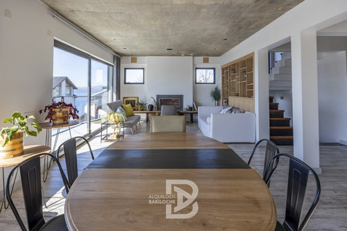 Imagen 6 de 28 de Alquiler Casa En Bariloche. 7 Pax. Vista Al Lago + Cine + Hidromasaje. 202.