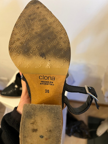 Zapatos Mujer Sin Talón Talle 36 Negro Con Tachas Y Taco (Usado)