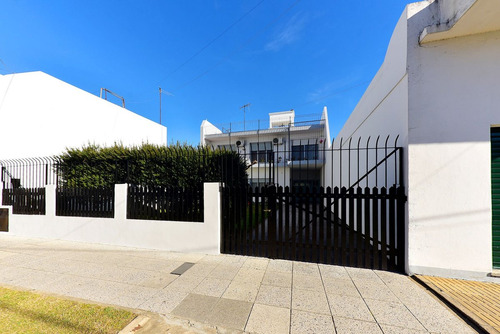 Venta Casa 4 Amb.(amplios) Wilde,avellaneda Patio