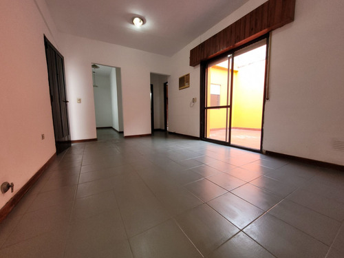 Imagen 4 de 11 de Avellaneda. Ph Con Patio Sin Expensas. Venta