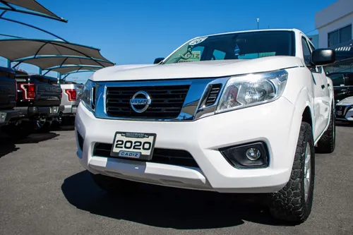Nissan NP300 2.4 Doble Cabina Se Aa Pack Seg Mt