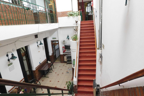 Casa Galpón Consultorio Hotel Estacionamiento