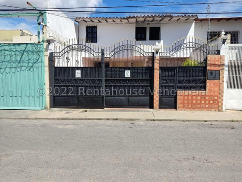 *casa En Venta Al Oeste De Barquisimeto Zona La Rotaria  R E F  2 - 3 - 1 - 5 - 5 - 0 - 5 Mp*