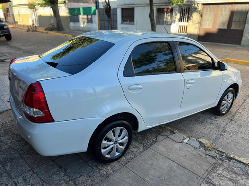 Toyota Etios 1.5 Sedan Xs