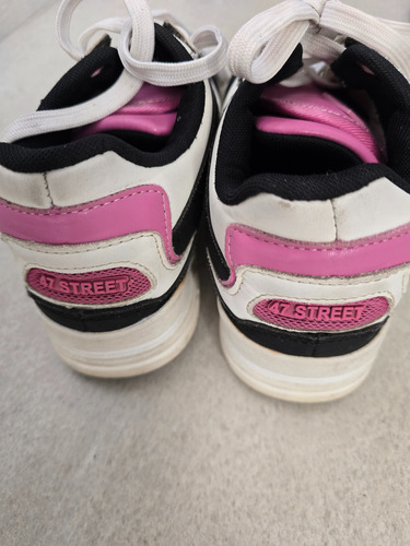 Zapatillas 47 Street Modelo Willa Nro35 (Usado)