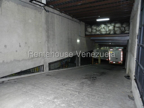 Ms: 25-24351 Vendemos Edificio De 5 Pisos En Sarria, Municipio Libertador. A=2.808m2, 3b, 9p.