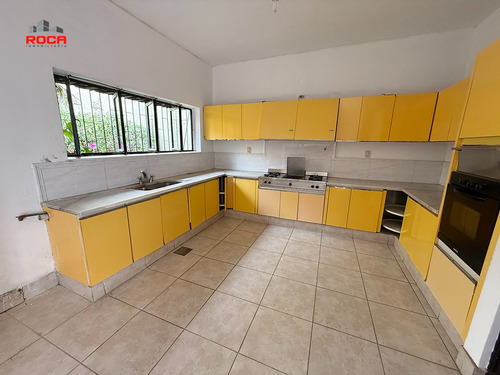 Amplia Casa En Venta En El Centro De San Salvador De Jujuy