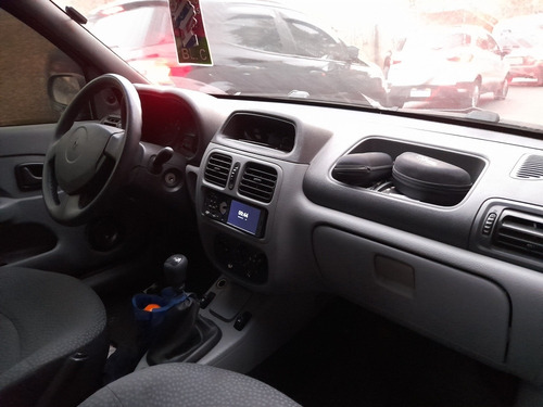 Imagem 6 de 10 de Renault Clio 2011 1.0 16v Campus Hi-flex 3p