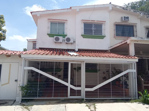 Venta De Aparto-quinta En Trigal Norte 05-16