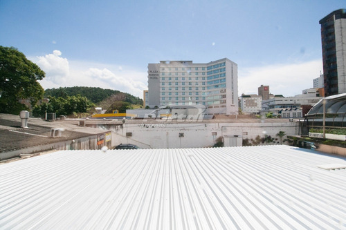 Imagem 10 de 12 de Sala Comercial, Com Ótima Localização, No Centro De Blumenau. - 3570317l