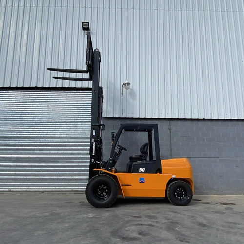 Imagen 2 de 15 de Autoelevador 5 Toneladas 5000 Kg Triple Torre 4.5m