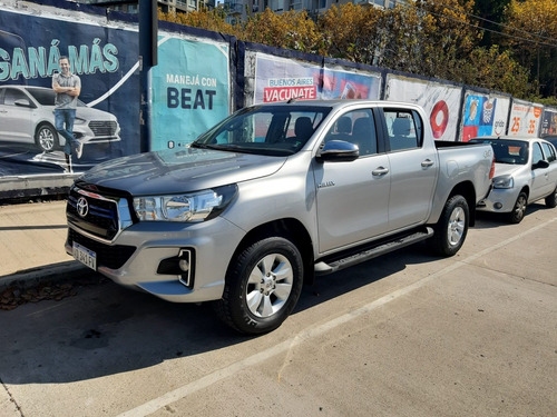 Toyota Hilux 4x4 Srv 2.8