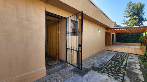 Casa Excelente Estado 2d+2b Cerca Metro Fdo .castillo 41126