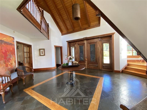 Casa En Venta De 6d En Condominio Los Cantaros. En Temuco